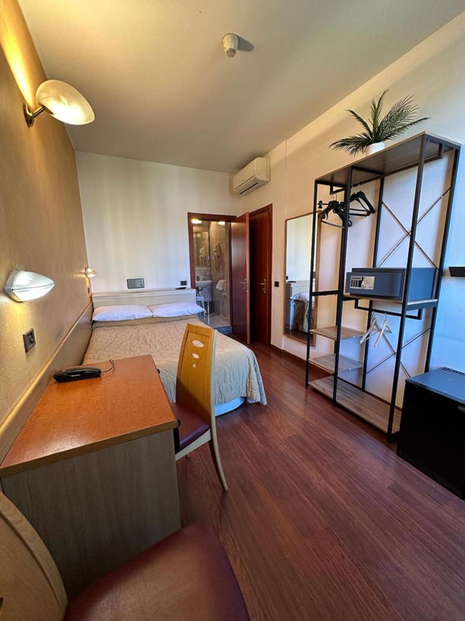 Hotel Aspromonte Milan Exterior photo