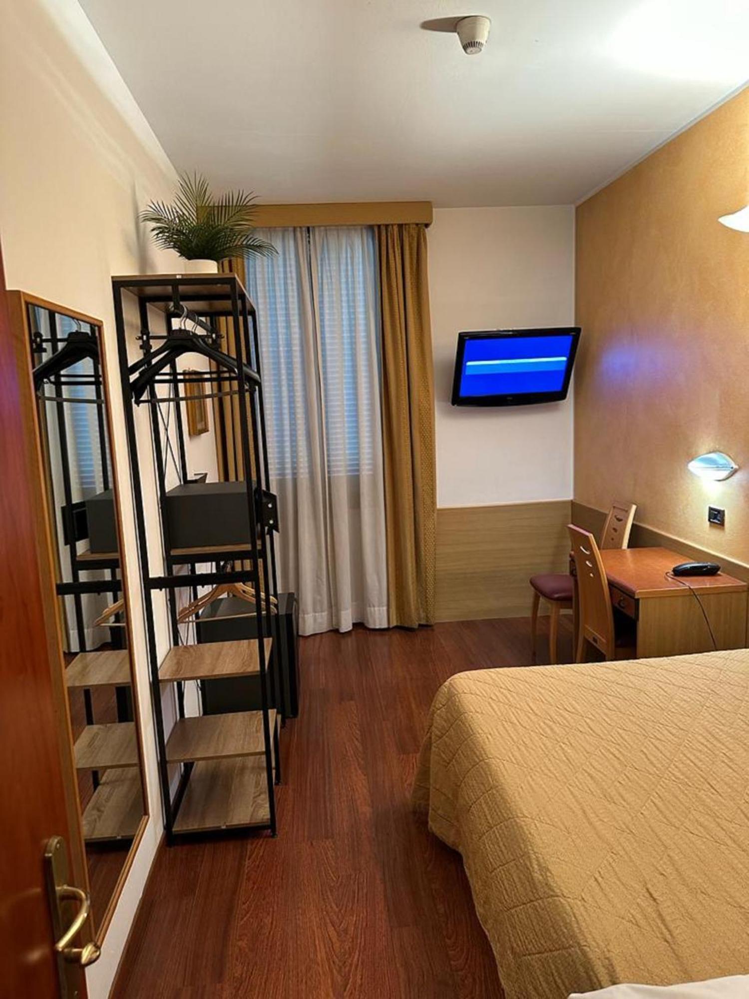 Hotel Aspromonte Milan Exterior photo